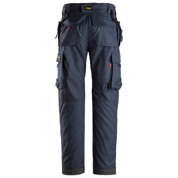 Snickers 6262 ProtecWork darba bikses ar kabatām – Augstas aizsardzības un komforta kombinācija bīstamos darba apstākļos