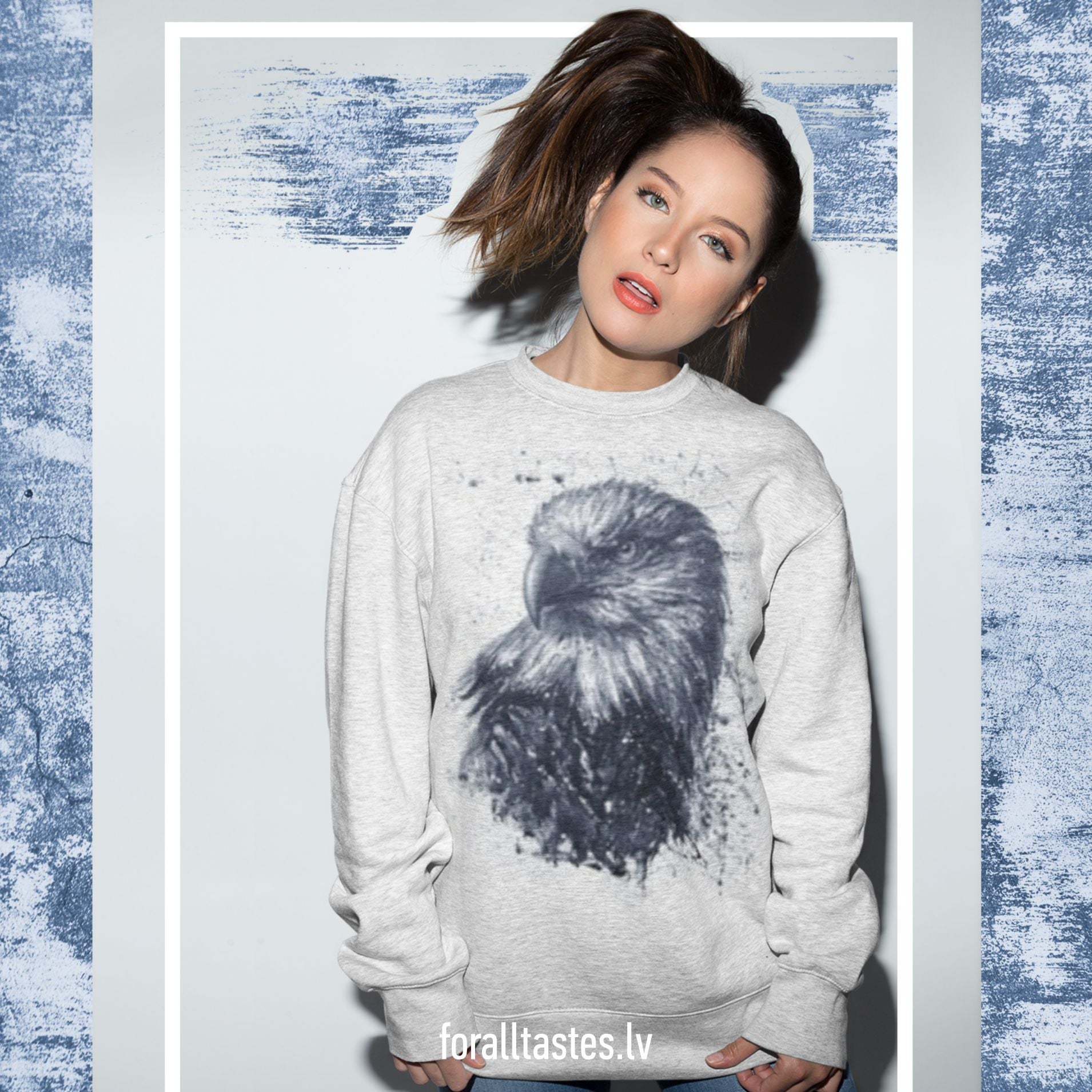 Džemperis dāvanai ar uzdrukātu melnbaltu ērgli.