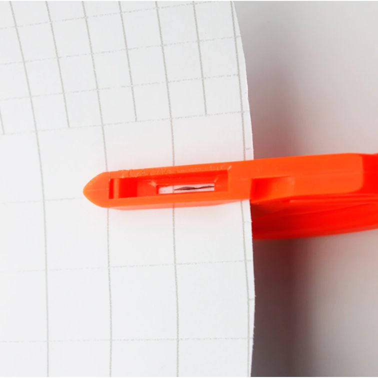 Nazis līmplēves piegriešanai