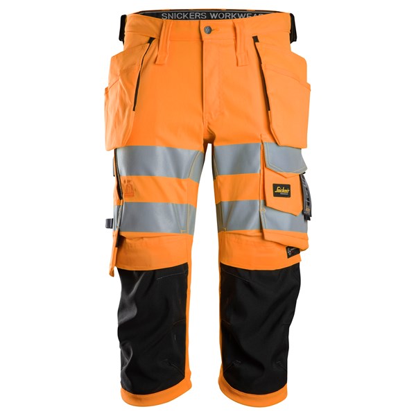 Snickers 6138 High-Vis Class 1/2 Stretch pirātu bikses ar kabatām – Redzamība, elastība un aizsardzība dinamiskam darbam